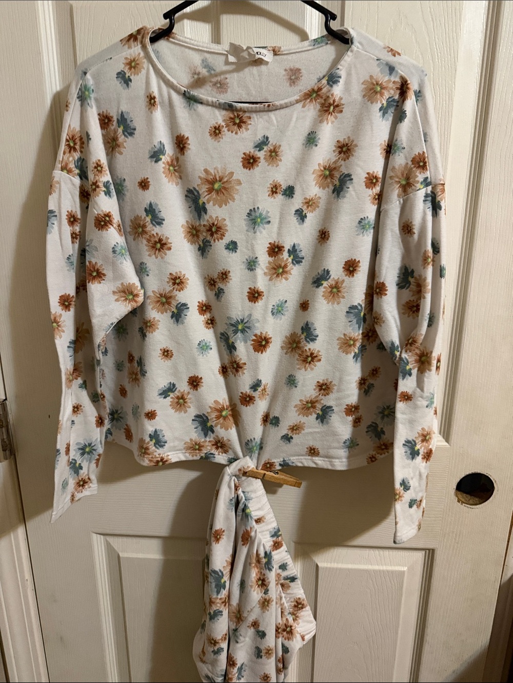 Women’s White Floral Tie-Front Long Sleeve Pajama Top and Short Set